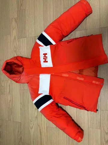 오렌지 후드 부착 다운 자켓