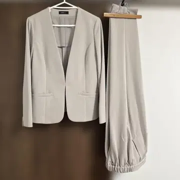 입학식이나 입원식에 라이트 그레이 비즈니스 정장 상하의 세트 L 사이즈