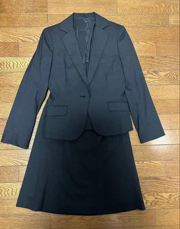 Brilliantstage 스커트 수트 다크 그레이