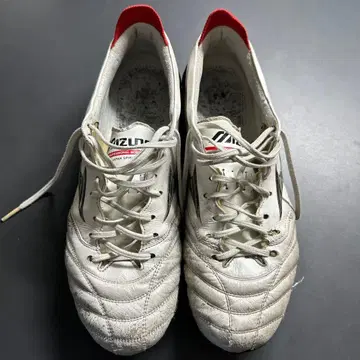 미즈노 축구화 화이트 스파이크