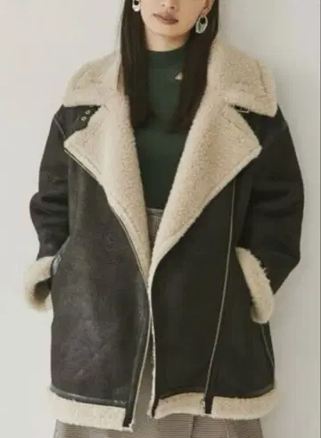 MURUA 루즈 페이크 무스탕