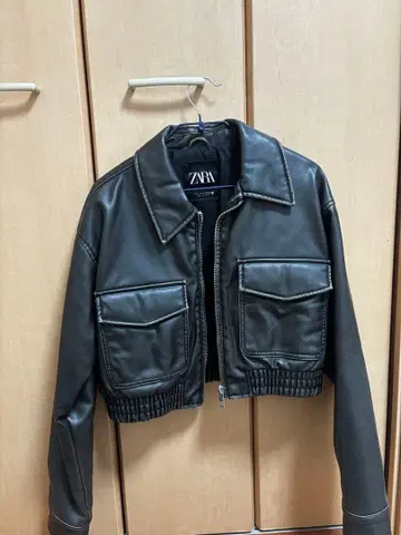 ZARA 블랙 크롭 가죽 자켓 S