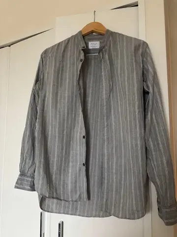 에디피스 그레이 스트라이프 셔츠