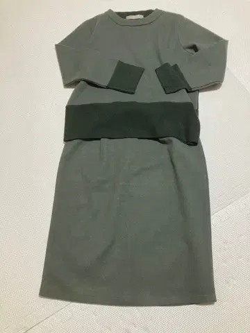 [ 미사용급 ] a day in the life 셋업 니트