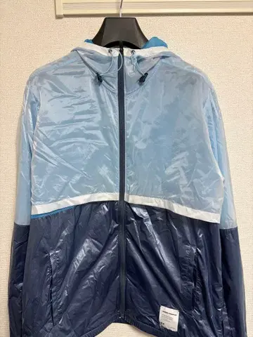 UNDER ARMOUR 후드 부착 나일론 자켓