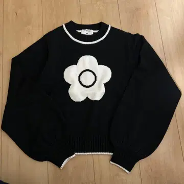 LILY BROWN 플라워 무늬 긴팔 니트