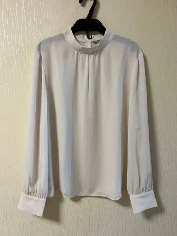 띠어리 럭스 시어 하이넥 블라우스