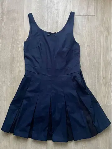 플리츠 절개 미니 기장 무지 원피스 TINA:JOJUN