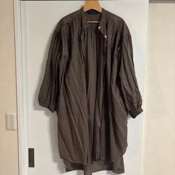 미즈이로 인드 브라운 긴팔 셔츠