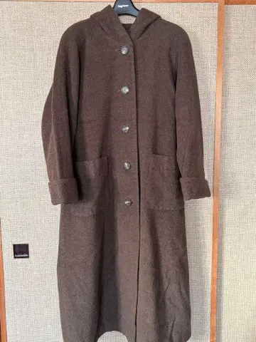 후드 달린 롱 코트