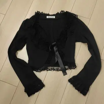 Innocent World 블랙 프릴 가디건 볼레로