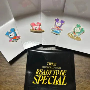 트와이스 5th 월드 투어 핀 배지 4개 세트