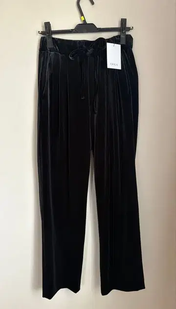 OHGA 벨로아 블랙 스트레이트 팬츠