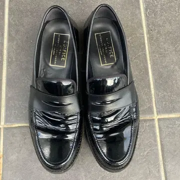 에디피스 블랙 에나멜 로퍼