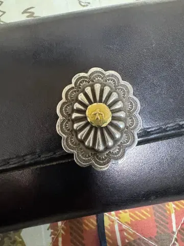 고로즈 블랙 플라워 콘초