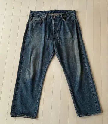 a presse washed wide denim pants