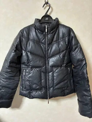 블랙 퀼팅 다운 자켓