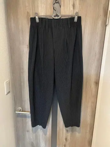 플리츠 팬츠 블랙 사이즈 2 센터 프레스 벨트 루프