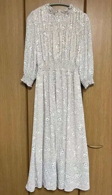 [새상품급] 노엘라 꽃무늬 롱 원피스