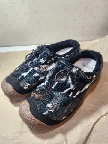 KEEN 우먼 하우저 쓰리 슬라이드 슬립온 23cm