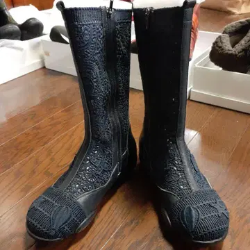 센소유니코 t.b 레이스 무늬 블랙 롱 기장 부츠 측면 지퍼 미사용