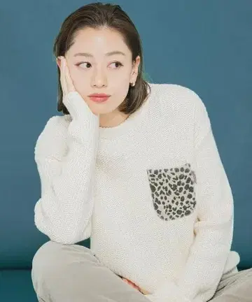 새상품 어반 리서치 서니 라벨 포켓 니트 풀오버