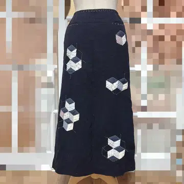 케이스케칸다 손바느질 패치워크 스커트 네이비