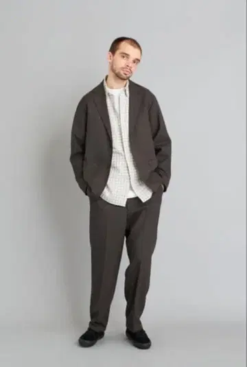 TWILL SUPER BAGGY TAPERED PANTS 카키