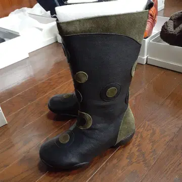 센소유니코 t.b 블랙과 그린 도트 디자인 롱 부츠 미사용