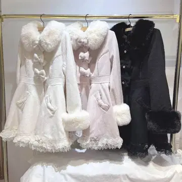 LIZLISA 프릴 장식 블랙 롱 코트