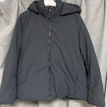 유니클로 하이브리드 다운 파카 블랙 사이즈 XL