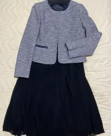 anyFam 포멀 노카라 자켓과 스커트 2세트