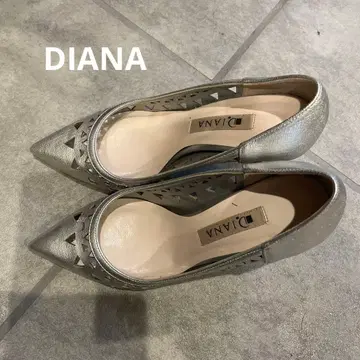 DIANA 실버 컷 아웃 펌프스