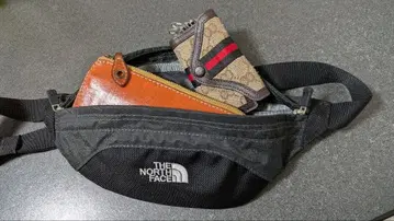 THE NORTH FACE 블랙 그레이 숄더백