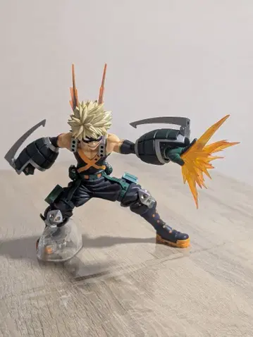 나의 히어로 아카데미아 바쿠고 카츠키 피규어 박스 있음