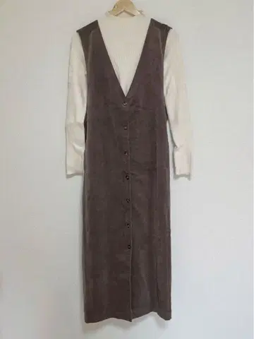 어반 리서치 KBF 셀렉 모카 오버롤 스커트 니트 묶음 판매