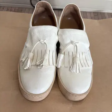 화이트 프린지 슬립온 포모도로