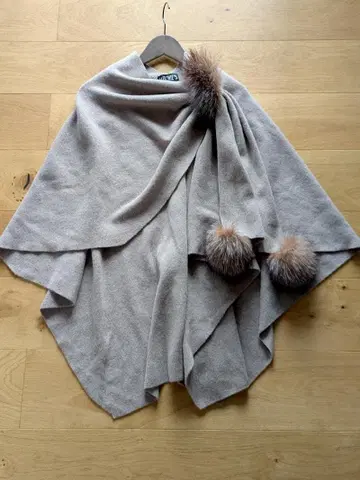 고급 울 100% 퍼 달린 케이프 판초