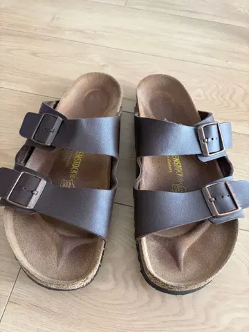 BIRKENSTOCK 브라운 더블 스트랩 샌들 43