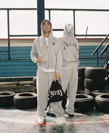 KEIJU N.I.T.O. 후드티