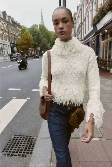 ZARA 프린지 니트 스웨터