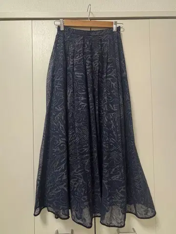 [ Lily Brown ] 라메 디자인 플레어 스커트