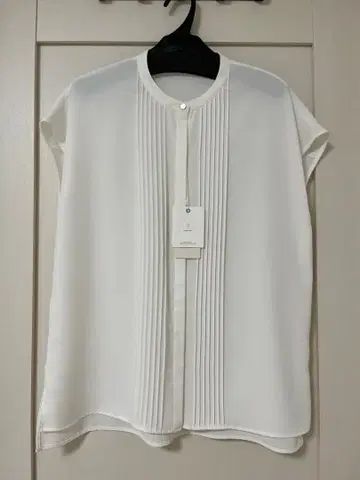 화이트 플리츠 반팔 셔츠 프리 사이즈