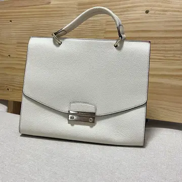 [ 미사용 새상품 수납 가방 포함 ] FURLA 화이트 가죽 핸드백