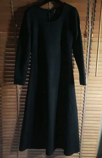 Rady 블랙 긴팔 니트 롱 원피스