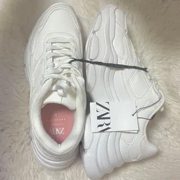 ZARA 통굽 스니커즈 화이트 24.5cm