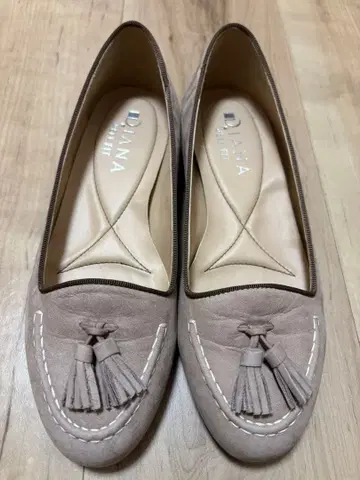 다이애나 웰핏 플랫슈즈 23.0