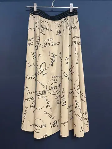 [ 새상품 ] 영문 프린트 플레어 스커트