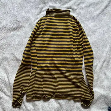 실버킹 터틀넥 긴팔 보더 니트 미사용