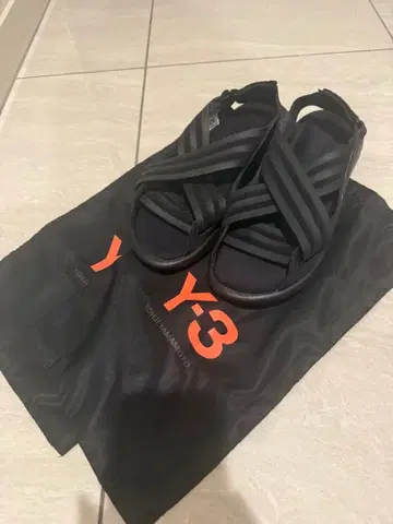 Y-3 샌들 카사엘 샌들